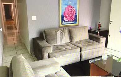 Imagem: A casa possui 3 Dormitórios, 1 Banheiro, 4 Vagas na garagem