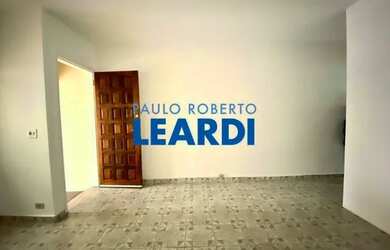 Imagem: A casa possui 2 Dormitórios, 2 Banheiros, 1 Vaga na garagem