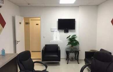 Imagem: O depósito possui 1 Vaga na garagem e 48m² de Área e está