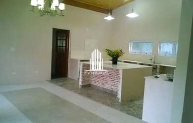 Imagem: A casa em condomínio possui 3 Dormitórios, 4 Banheiros, 5