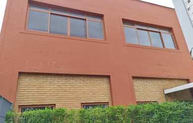 Imagem: O depósito possui 3 Vagas na garagem, 625m² de Área e está