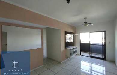 Imagem: O apartamento possui 3 Dormitórios, 1 Banheiro, 2 Vagas na