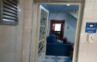 Imagem: A casa possui 3 Dormitórios, 2 Banheiros, 1 Vaga na garagem