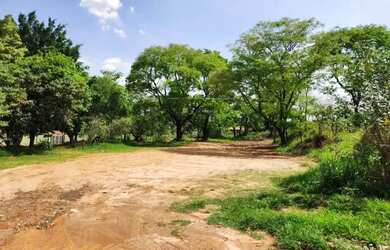 Imagem: O terreno possui 1.956m² de Área e está localizado em Bauru