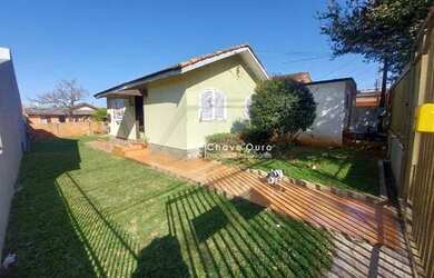 Imagem: A casa possui 2 Dormitórios, 2 Banheiros, 5 Vagas na garagem