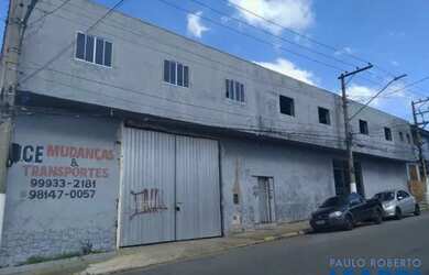 Imagem: O depósito possui 2 Vagas na garagem, 1.075m² de Área e