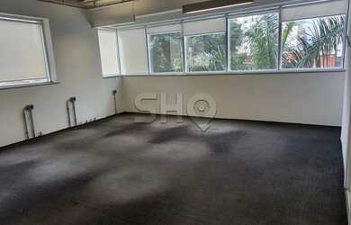 Imagem: O depósito possui 4 Vagas na garagem, 104m² de Área e está