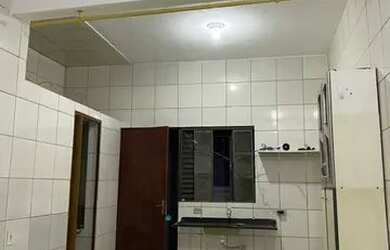 Imagem: A casa possui 1 Dormitório, 1 Banheiro e está localizado