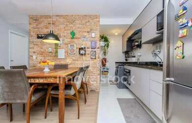 Imagem: O apartamento possui 2 Dormitórios, 2 Banheiros, 1 Vaga na