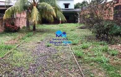 Imagem: A casa possui 3 Dormitórios, 3 Banheiros, 5 Vagas na garagem