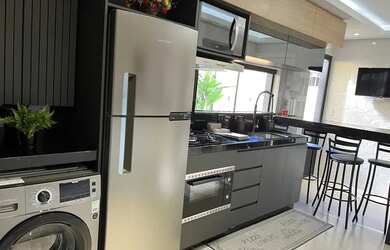 Imagem: O apartamento possui 2 Dormitórios, 1 Banheiro, 1 Vaga na garagem