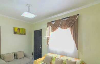 Imagem: A casa possui 2 Dormitórios, 2 Banheiros, 1 Vaga na garagem