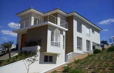 Imagem: A casa em condomínio possui 5 Dormitórios, 5 Banheiros, 5