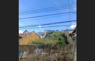 Imagem: O terreno possui 360m² de Área e está localizado em Santa