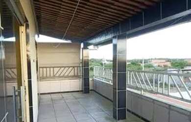 Imagem: A casa possui 4 Dormitórios, 3 Banheiros, 4 Vagas na garagem