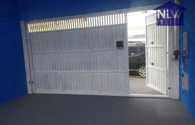 Imagem: A casa possui 2 Dormitórios, 1 Banheiro, 2 Vagas na garagem