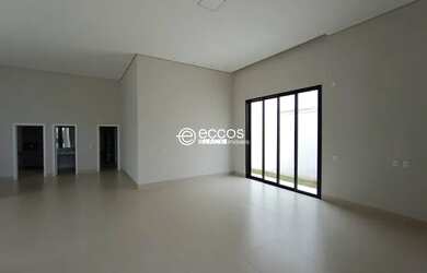 Imagem: A casa em condomínio possui 3 Dormitórios, 4 Banheiros, 2