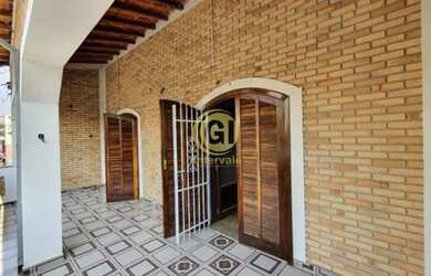 Imagem: A casa possui 3 Dormitórios, 2 Banheiros, 1 Vaga na garagem