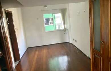 Imagem: O apartamento possui 2 Dormitórios, 1 Banheiro, 2 Vagas na