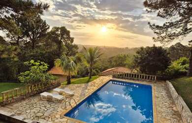 Imagem: A fazenda possui 300m² de Área e está localizado em Mairinque