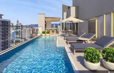 Imagem 8: Apartamento com 4 suítes e 3 vagas de garagem na Meia Praia