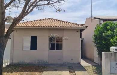 Imagem: A casa em condomínio possui 2 Dormitórios, 1 Banheiro, 2 Vagas