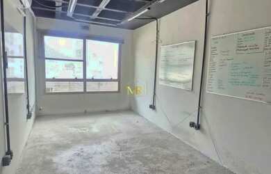 Imagem: O depósito possui 1 Vaga na garagem e 24m² de Área e está