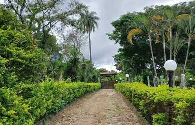 Imagem: A chácara possui 10.000m² de Área e está localizado em