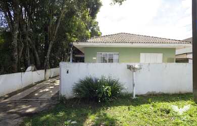 Imagem: A casa possui 3 Dormitórios, 3 Banheiros, 1 Vaga na garagem