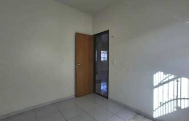 Imagem 14: Vende-se casa. No plaza garden com três quartos, piscina Valor R$280mil reais