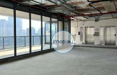 Imagem: O depósito possui 3 Vagas na garagem, 706m² de Área e está