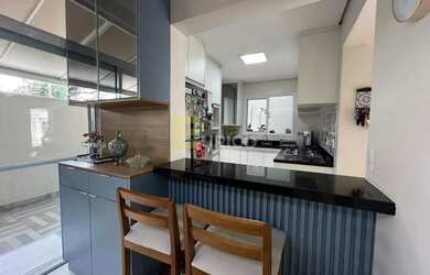 Imagem: A casa em condomínio possui 3 Dormitórios, 4 Banheiros, 3