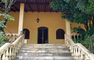 Imagem: A pousada chalé possui 3 Dormitórios, Acomodam 30 pessoas