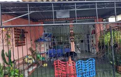 Imagem: O depósito possui 2 Vagas na garagem, 157m² de Área e está