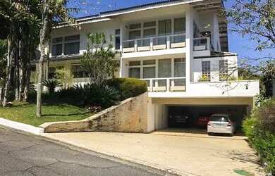 Imagem: A casa em condomínio possui 4 Dormitórios, 5 Banheiros, 5