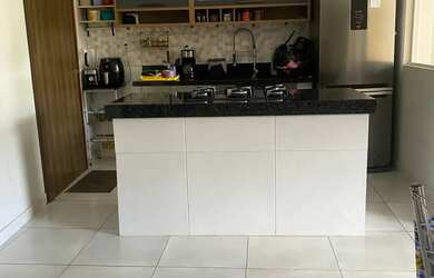 Imagem: A casa possui 3 Dormitórios, 2 Banheiros e 115m² de Área