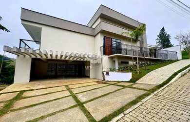 Imagem: A casa em condomínio possui 3 Dormitórios, 4 Banheiros, 4