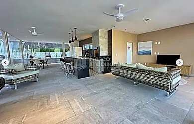 Imagem: A casa em condomínio possui 4 Dormitórios, 5 Banheiros, 2