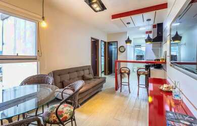 Imagem: O apartamento possui 2 Dormitórios, 1 Banheiro, 1 Vaga na garagem