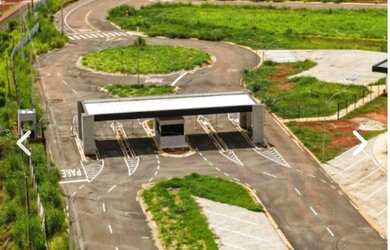 Imagem: O terreno possui 423m² de Área e está localizado em Parque