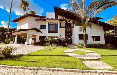 Imagem: A casa em condomínio possui 4 Dormitórios, 5 Banheiros, 5