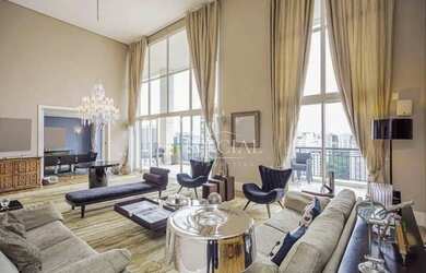 Imagem: O apartamento possui 5 Dormitórios, 5 Banheiros, 5 Vagas na