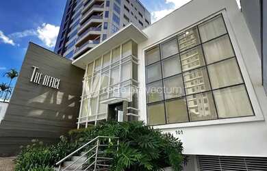 Imagem: O depósito possui 3 Vagas na garagem e 82m² de Área e está