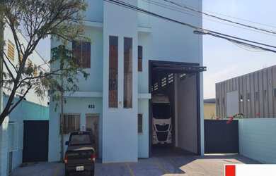 Imagem: O depósito possui 700m² de Área, Imóvel novo e está localizado