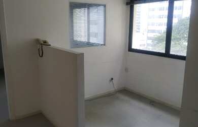 Imagem: O depósito possui 30m² de Área e está localizado em Bairro