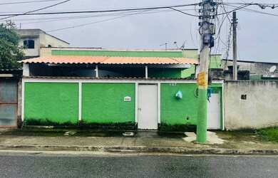 Imagem: A casa possui 1 Dormitório, 1 Banheiro, 1 Vaga na garagem