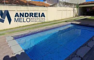 Imagem: A casa possui 4 Dormitórios, 3 Banheiros, 4 Vagas na garagem