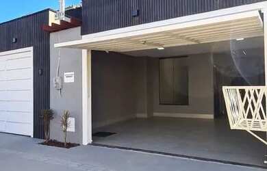 Imagem: A casa possui 4 Dormitórios, 4 Banheiros e está localizado