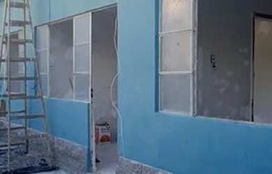 Imagem: A casa possui 3 Dormitórios, 2 Banheiros, 2 Vagas na garagem