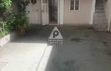 Imagem: Casa de rua à venda, 3 quartos, 1 suíte, 1 vaga, Laranjeiras